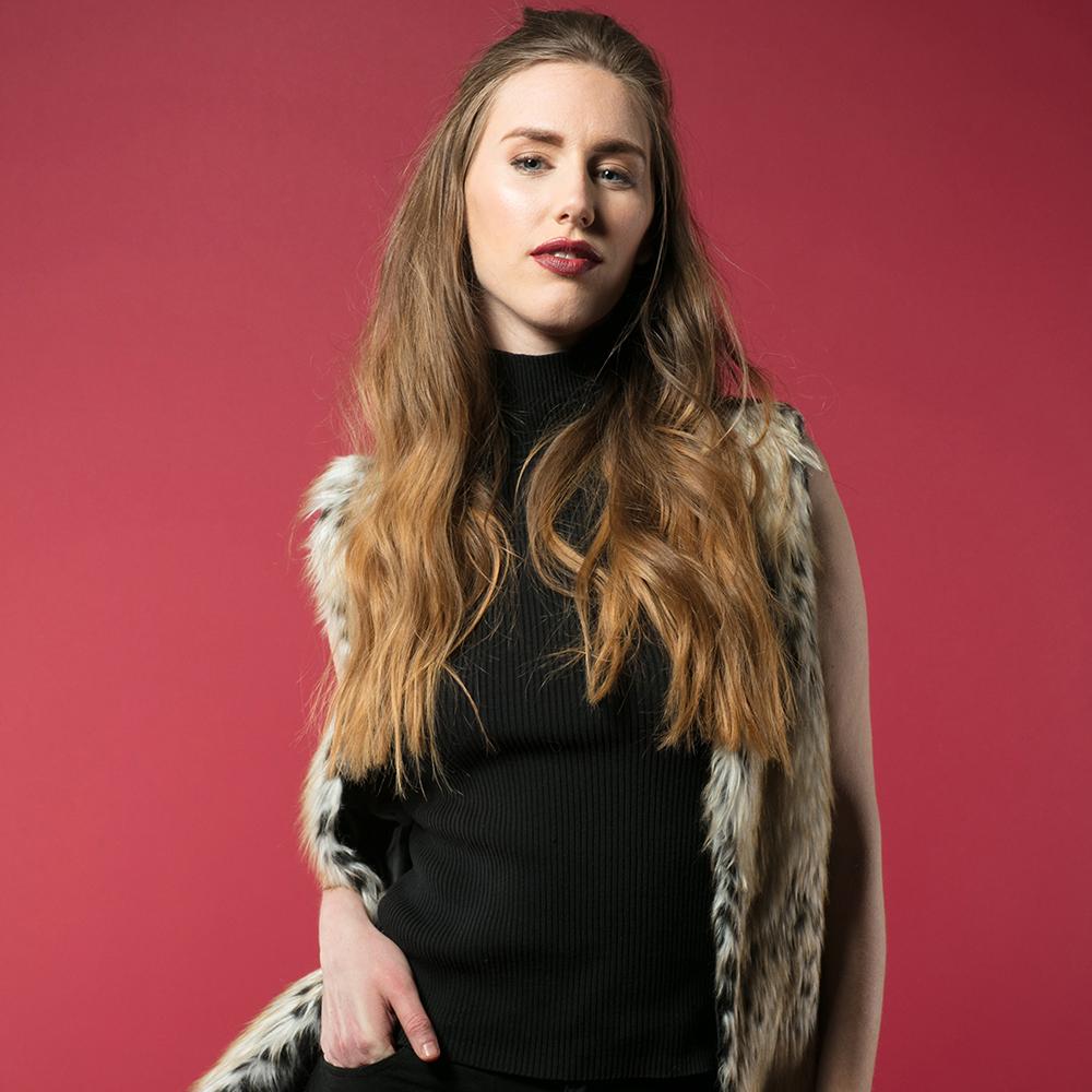 Savage Seamless Paper 4.5&#39;- Crimson #06